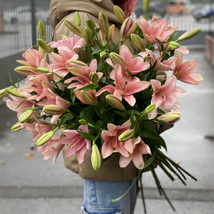 15 розовых лилий Азиатка